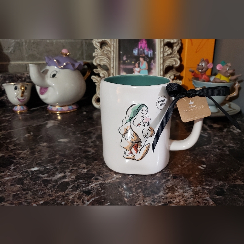 NWT Rae Dunn Disney Artisan Collection Double Side Mug Sleepy Snow White 7 Dwarf